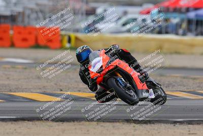 media/Jan-15-2023-SoCal Trackdays (Sun) [[c1237a034a]]/Turn 2 Set 1 (1145am)/